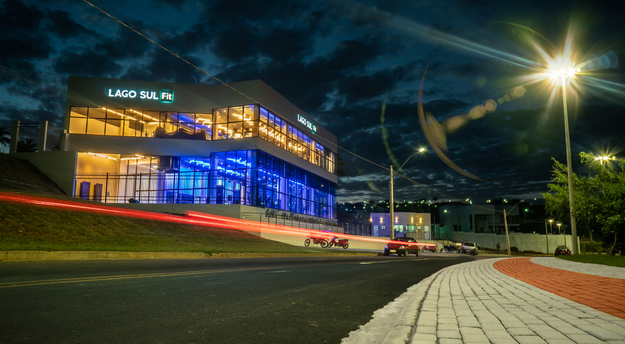 Ruas asfaltadas e infraestrutura completa